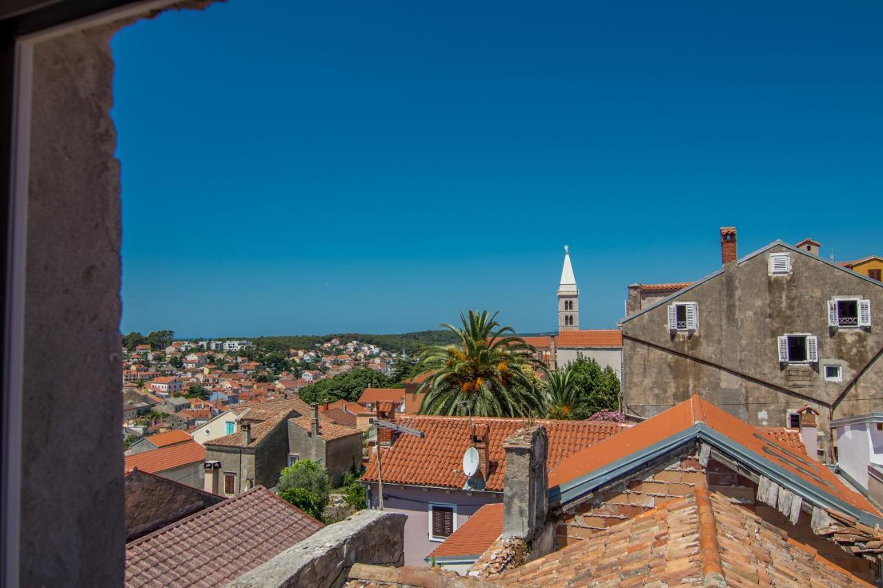 Hostel Flora Mali Losinj Exterior photo
